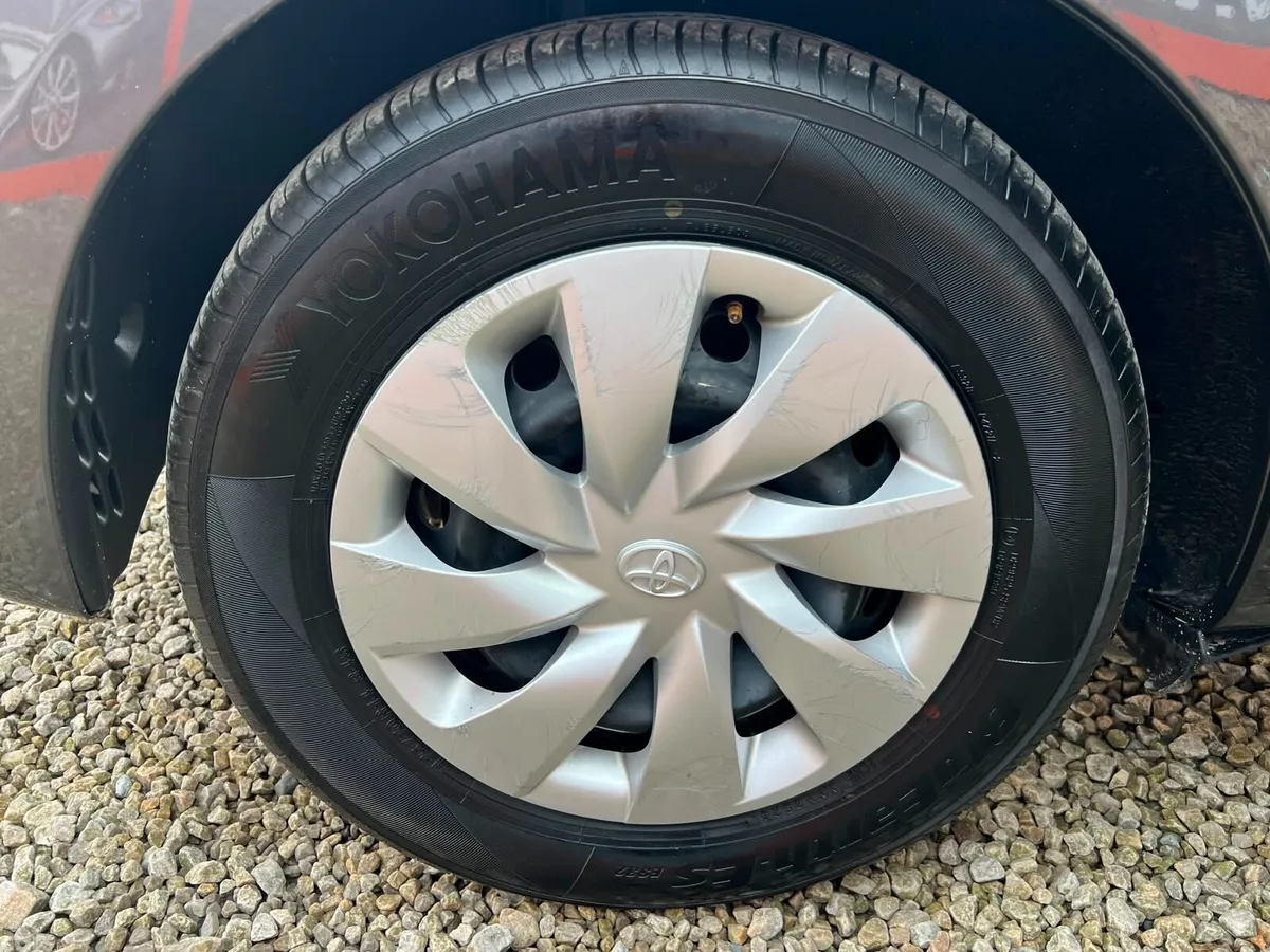 Toyota Vitz Hatchback, Petrol Hybrid, 2018, Silver