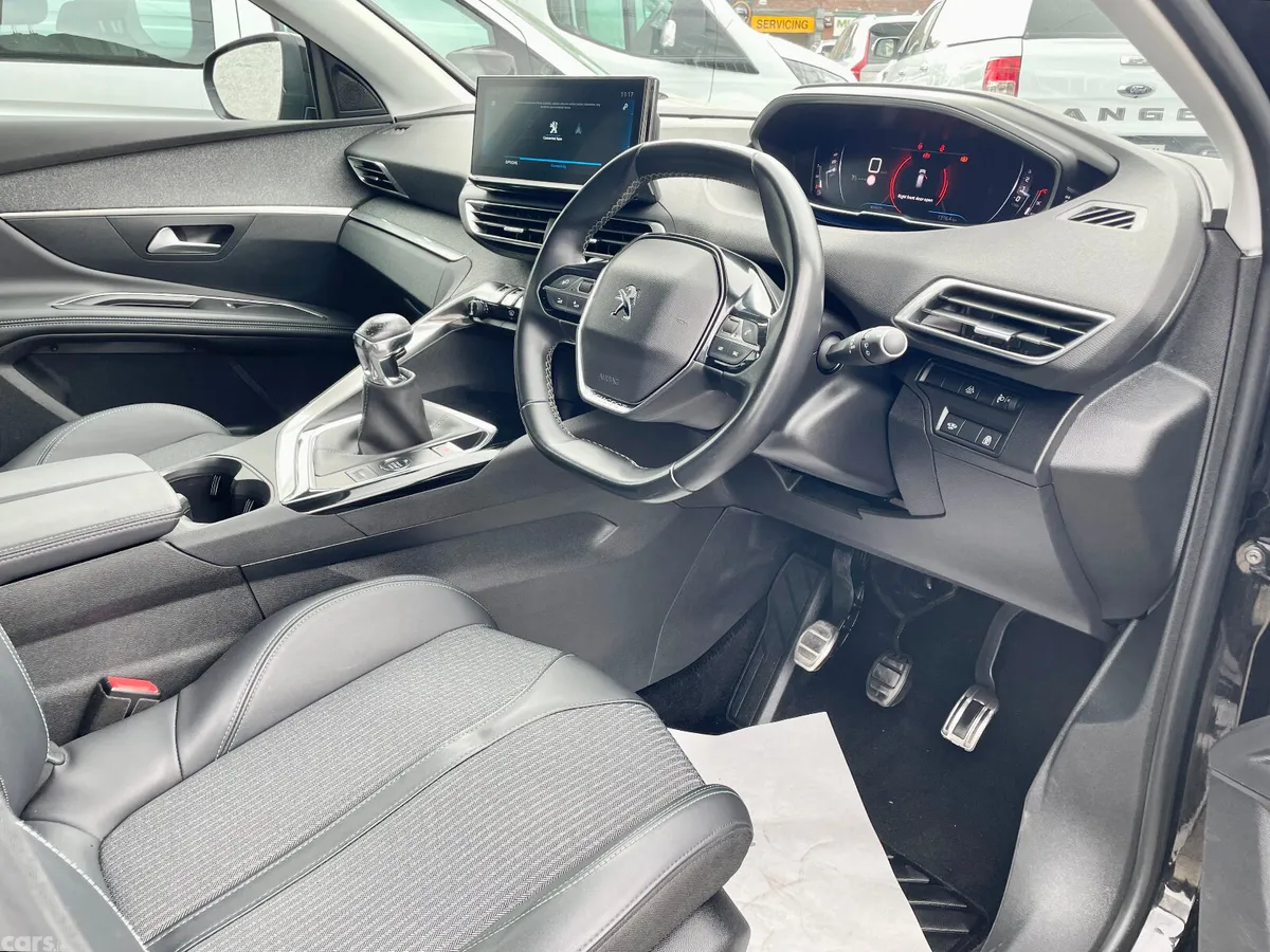Peugeot 3008 SUV, Petrol, 2023, Black
