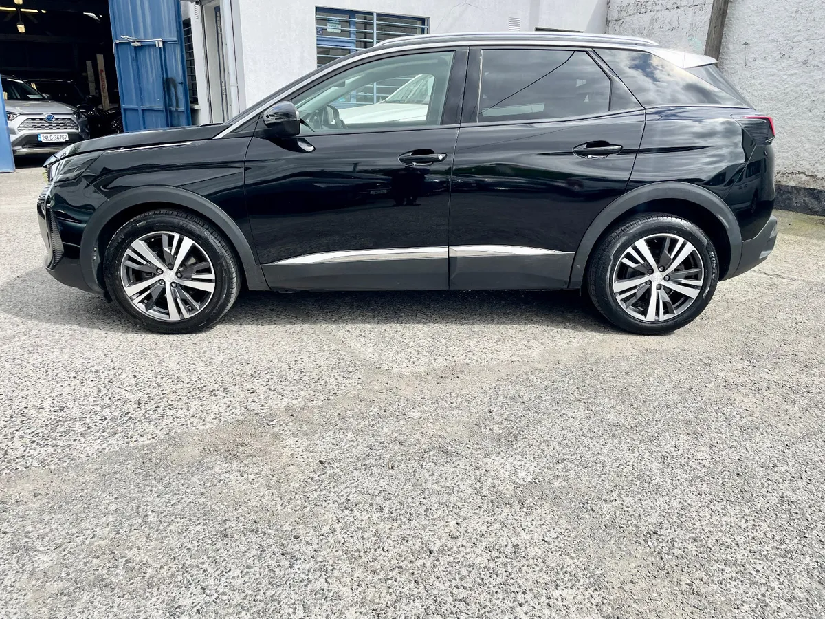 Peugeot 3008 SUV, Petrol, 2023, Black