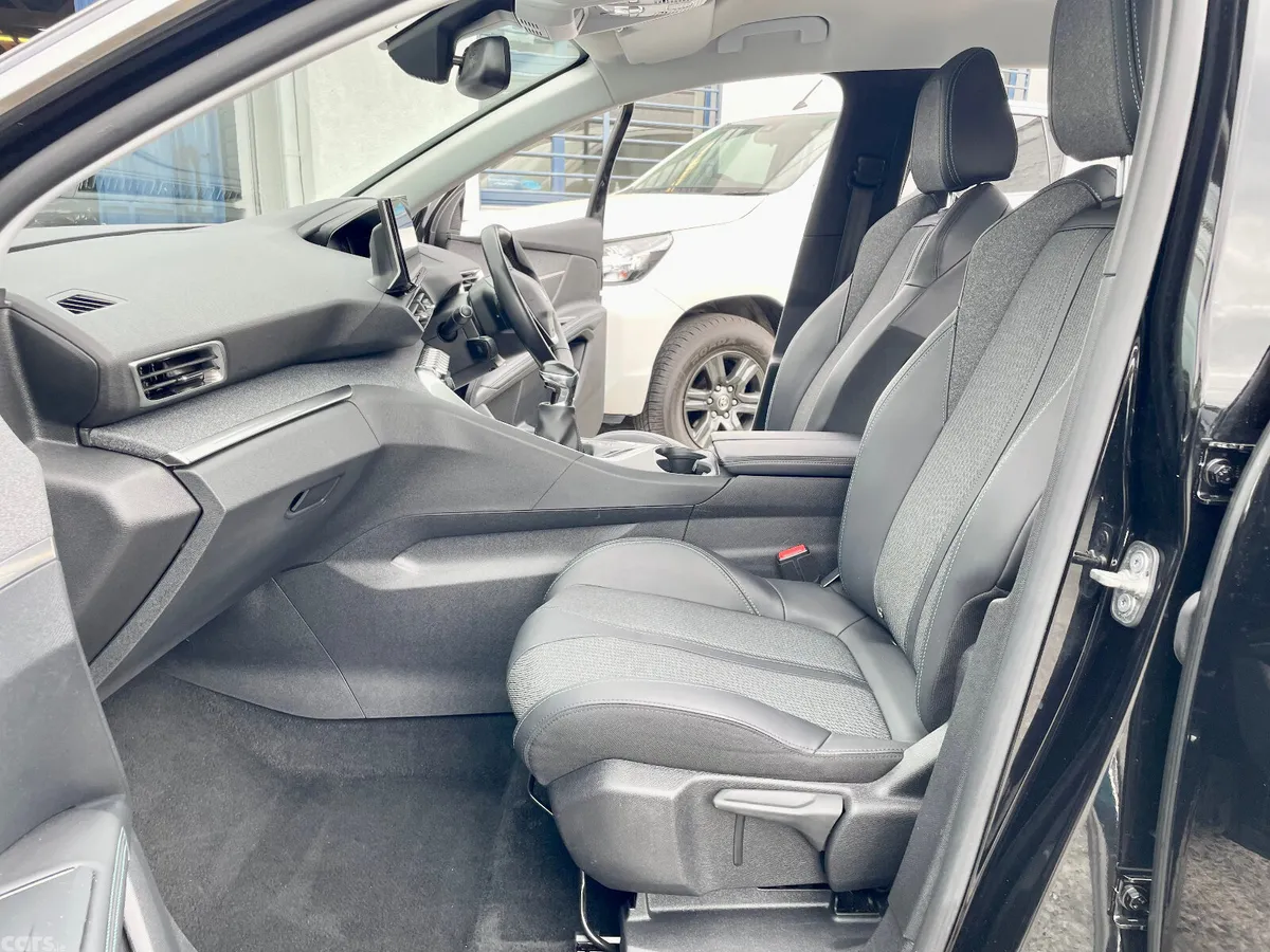 Peugeot 3008 SUV, Petrol, 2023, Black