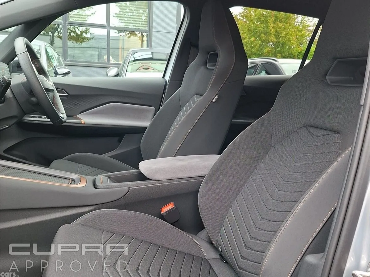 Cupra Born Estate, Electric, 2026, Grey