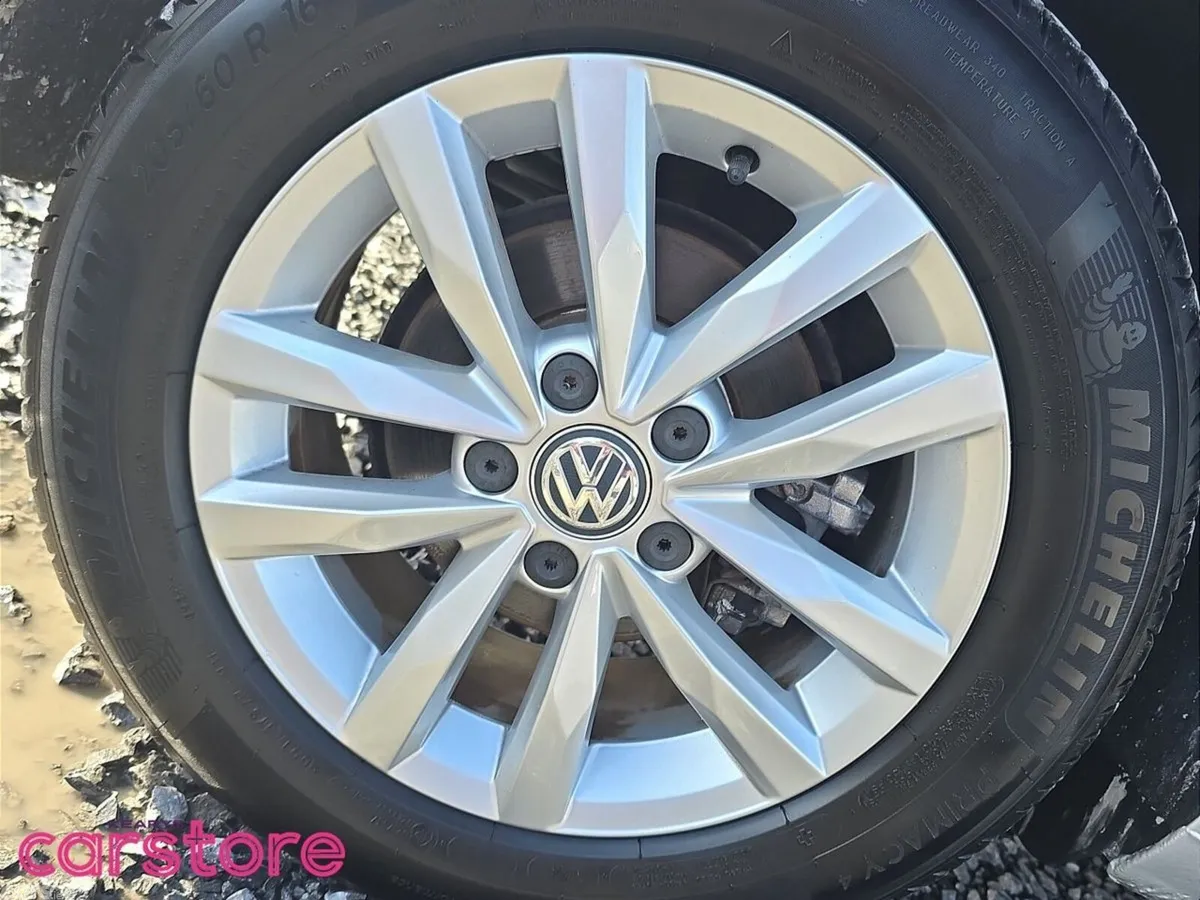 Volkswagen Touran MPV, Petrol, 2019, Silver