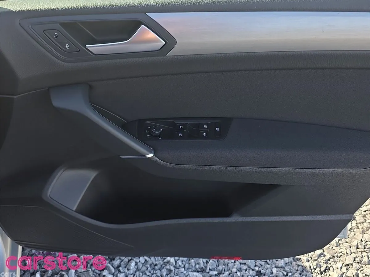 Volkswagen Touran MPV, Petrol, 2019, Silver