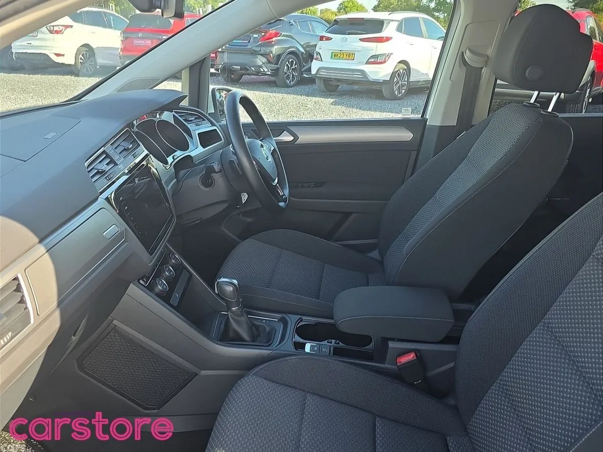 Volkswagen Touran MPV, Petrol, 2019, Silver