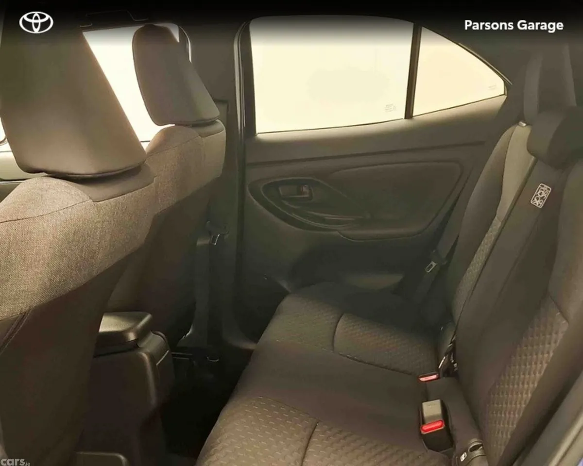 Toyota Yaris Cross Hatchback, Petrol Hybrid, 2022, Grey