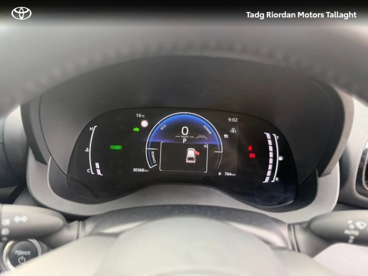 Toyota Yaris Cross Hatchback, Petrol Hybrid, 2024, Silver