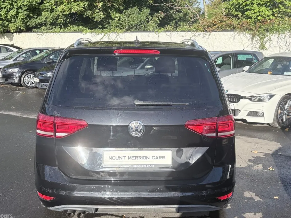 Volkswagen Touran MPV, Petrol, 2017, Black