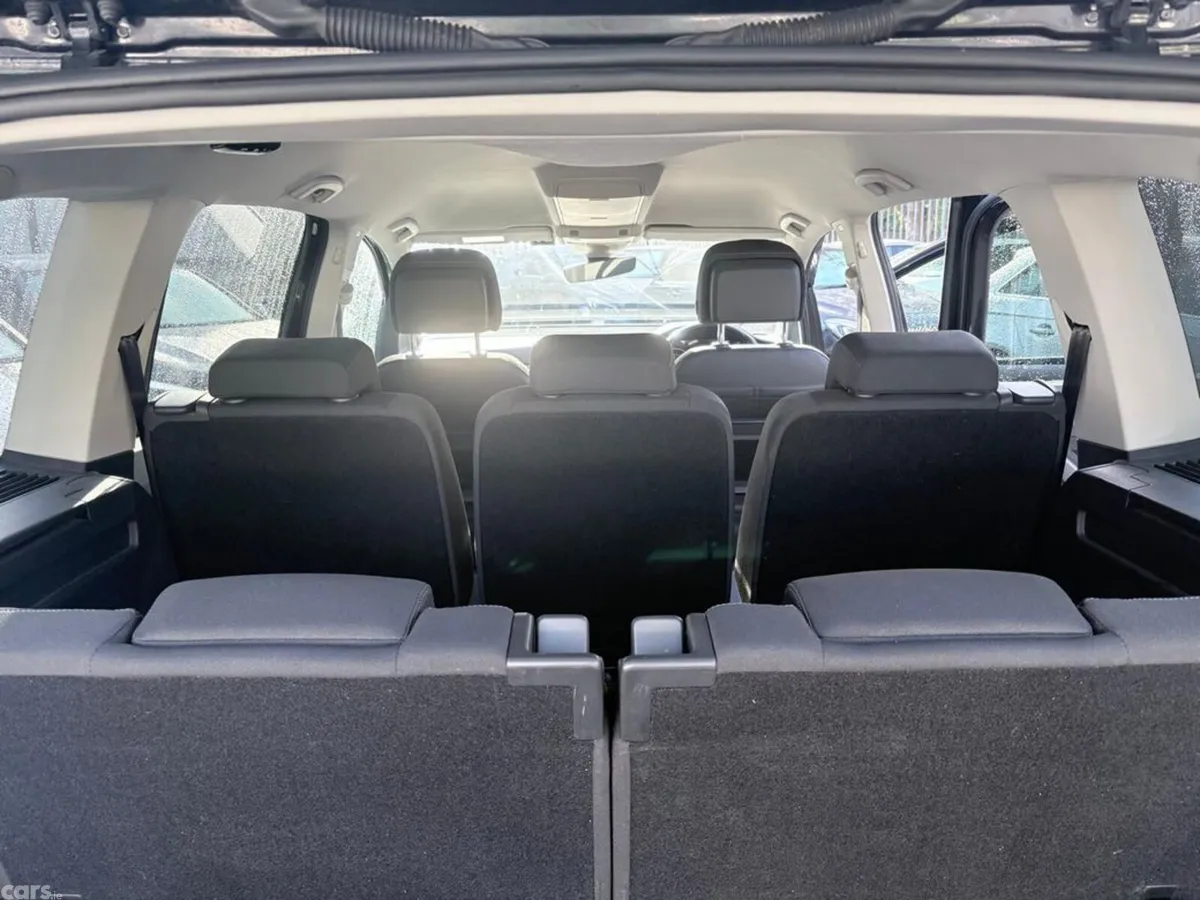 Volkswagen Touran MPV, Petrol, 2017, Black