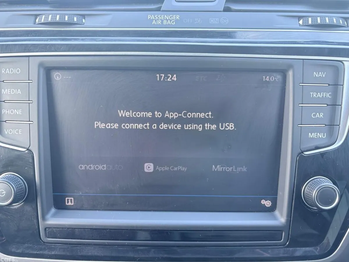 Volkswagen Touran MPV, Petrol, 2017, Black