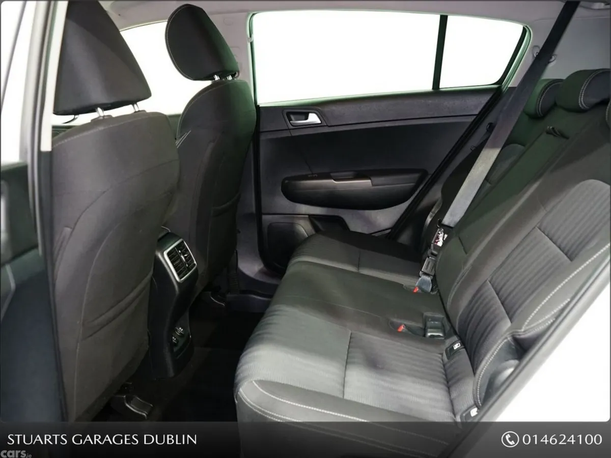 Kia Sportage MPV, Diesel Hybrid, 2021, White