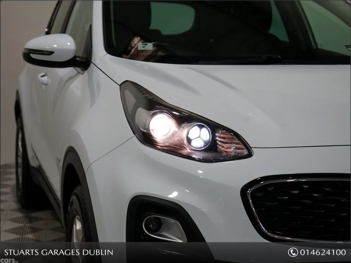 Kia Sportage MPV, Diesel Hybrid, 2021, White