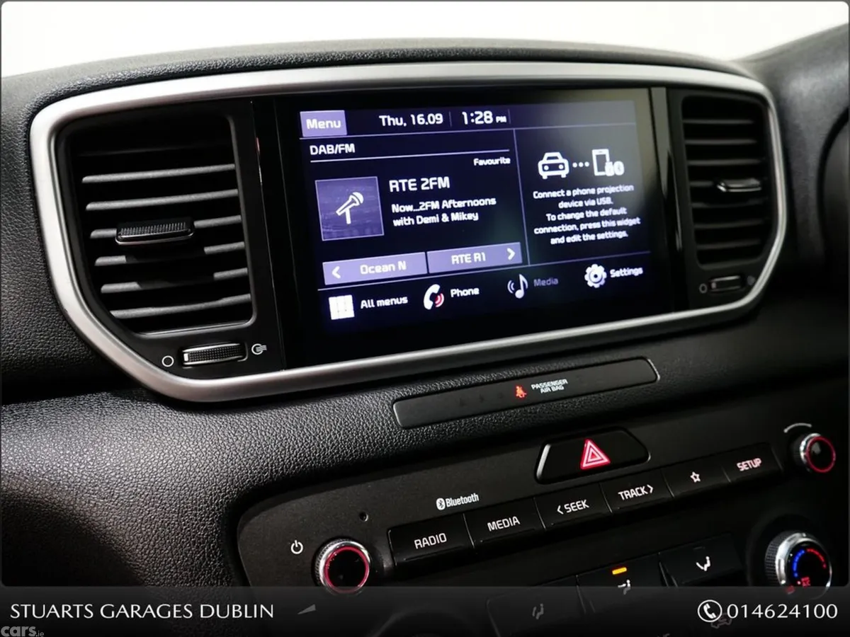 Kia Sportage MPV, Diesel Hybrid, 2021, White