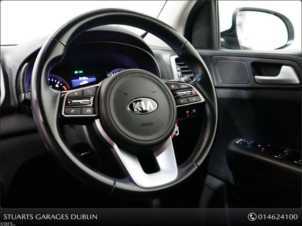 Kia Sportage MPV, Diesel Hybrid, 2021, White
