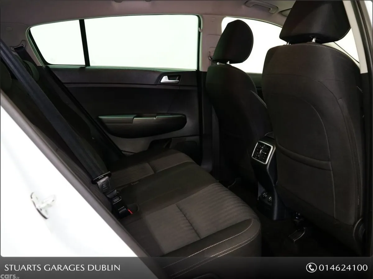 Kia Sportage MPV, Diesel Hybrid, 2021, White