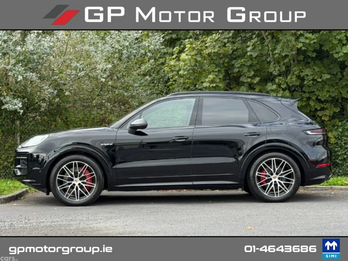Porsche Cayenne Estate, Petrol Plug-in Hybrid, 2024, Black