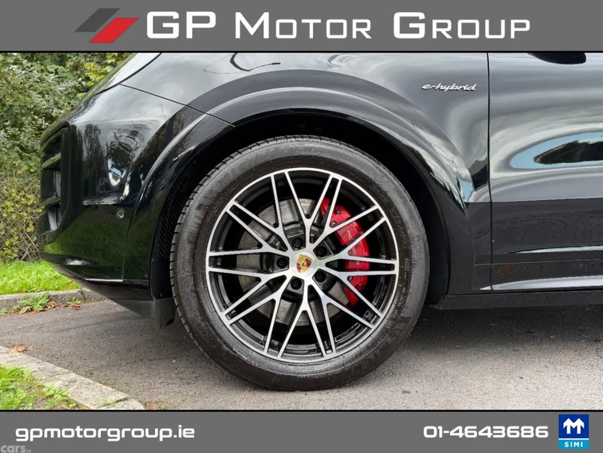 Porsche Cayenne Estate, Petrol Plug-in Hybrid, 2024, Black