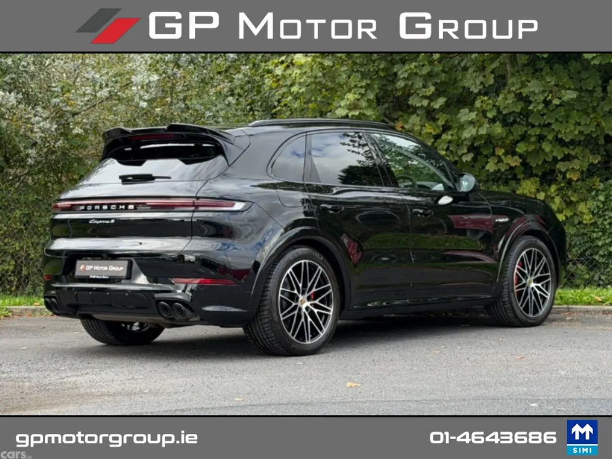 Porsche Cayenne Estate, Petrol Plug-in Hybrid, 2024, Black