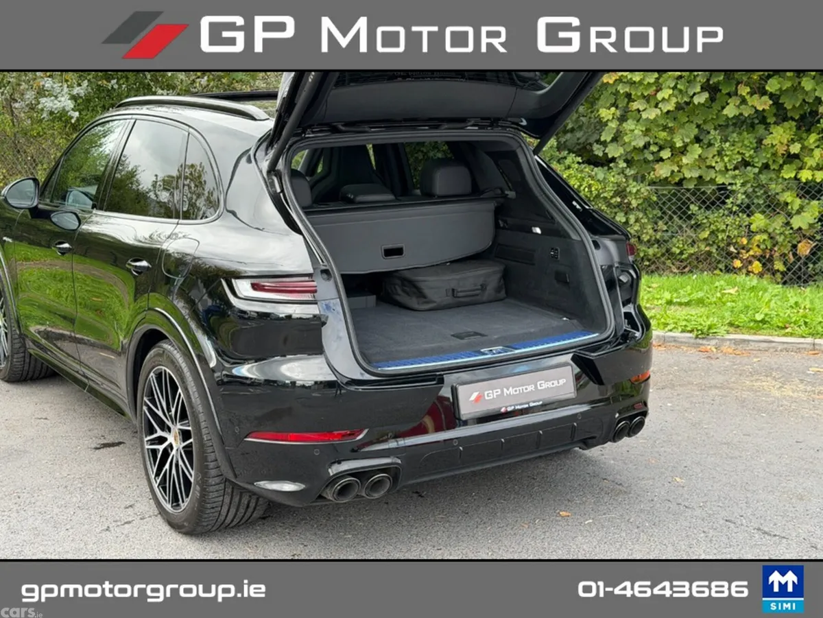 Porsche Cayenne Estate, Petrol Plug-in Hybrid, 2024, Black