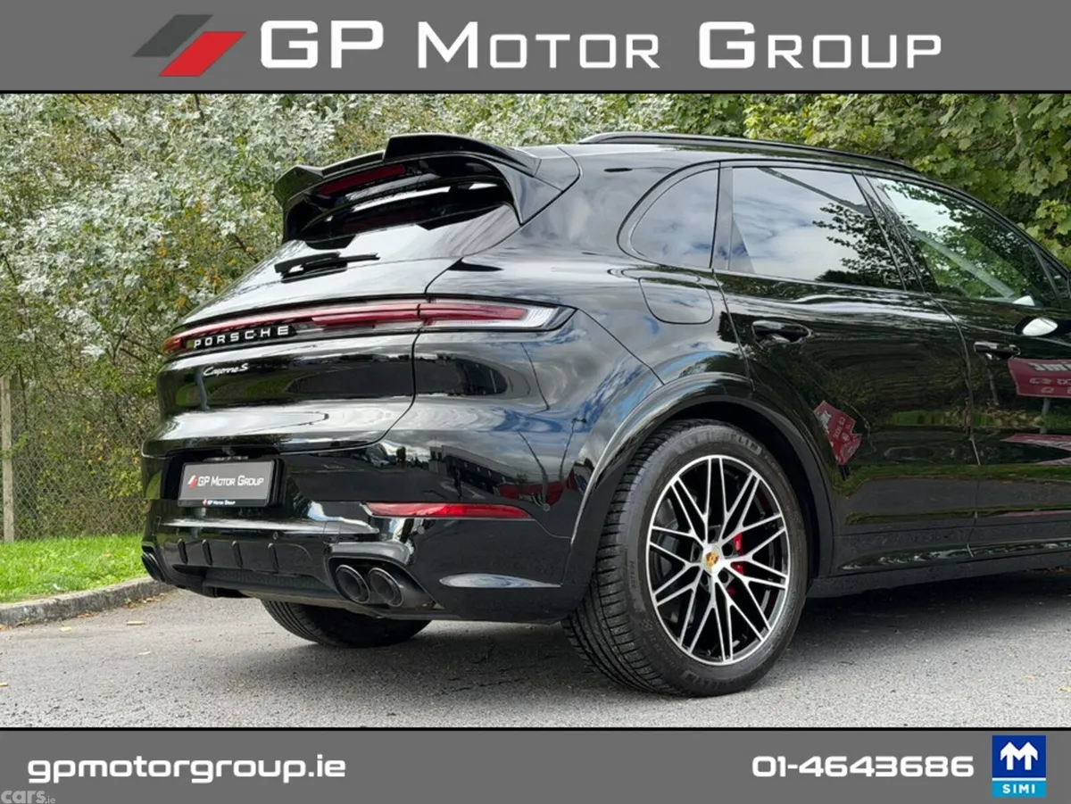Porsche Cayenne Estate, Petrol Plug-in Hybrid, 2024, Black