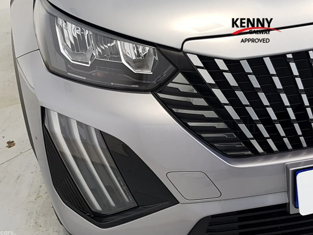 Peugeot 2008 MPV, Petrol, 2024, Grey