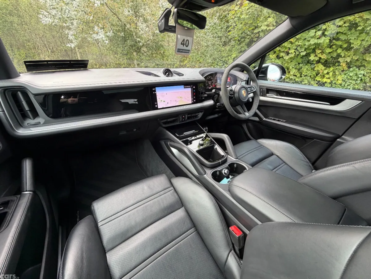 Porsche Cayenne Estate, Petrol Plug-in Hybrid, 2024, Black