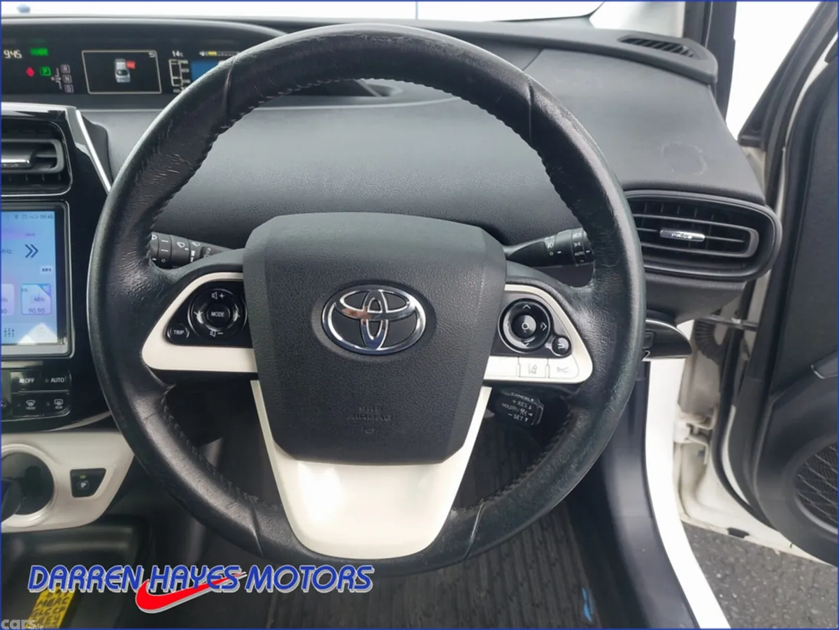 Toyota Prius Hatchback, Petrol Hybrid, 2016, White
