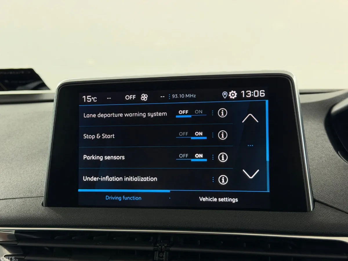 Peugeot 5008 MPV, Diesel, 2021, Blue