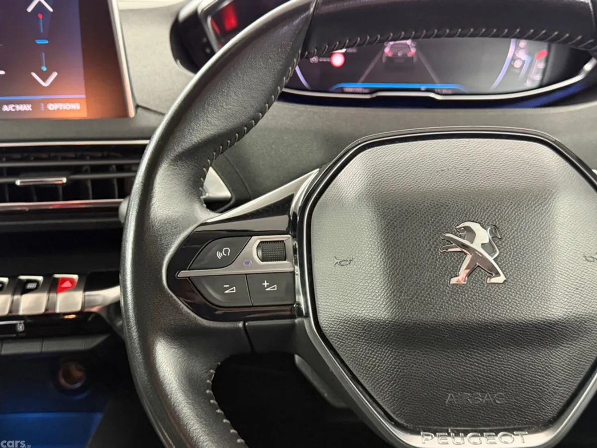 Peugeot 5008 MPV, Diesel, 2021, Blue
