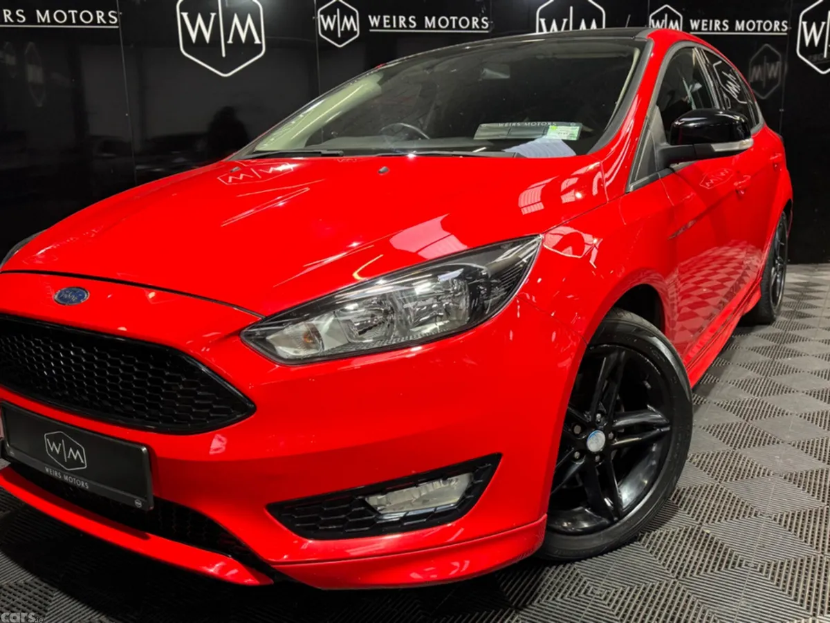 Ford Focus Hatchback, Diesel, 2016, Red
