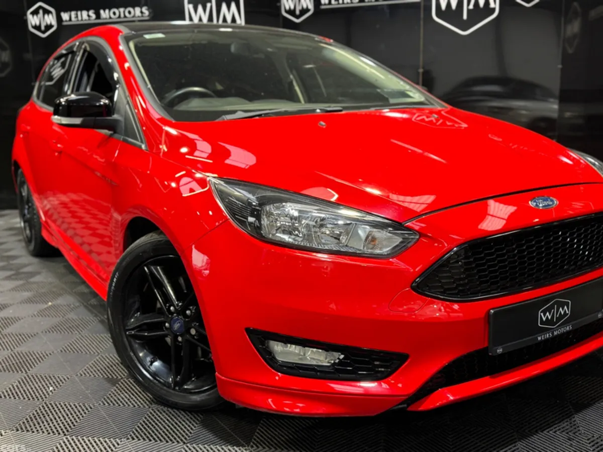 Ford Focus Hatchback, Diesel, 2016, Red