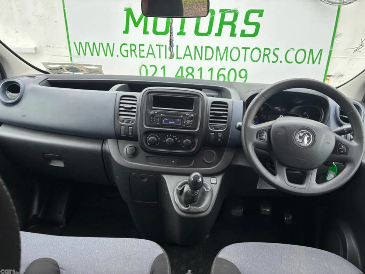 Opel Vivaro Hatchback, Diesel, 2015, White