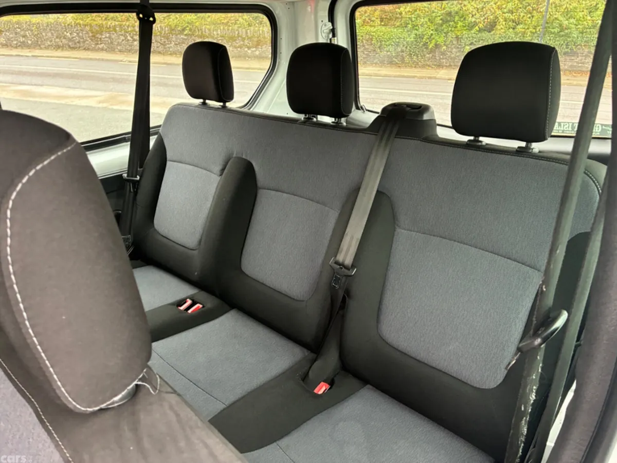 Opel Vivaro Hatchback, Diesel, 2015, White