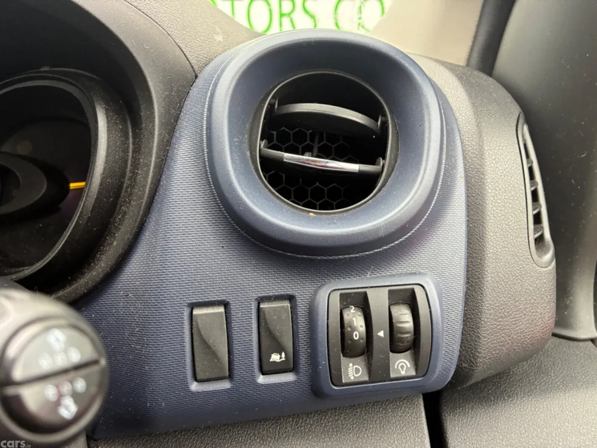Opel Vivaro Hatchback, Diesel, 2015, White
