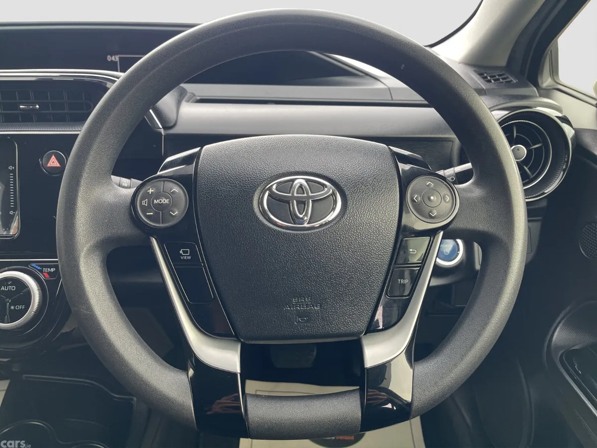 Toyota Aqua Hatchback, Petrol Hybrid, 2021, White