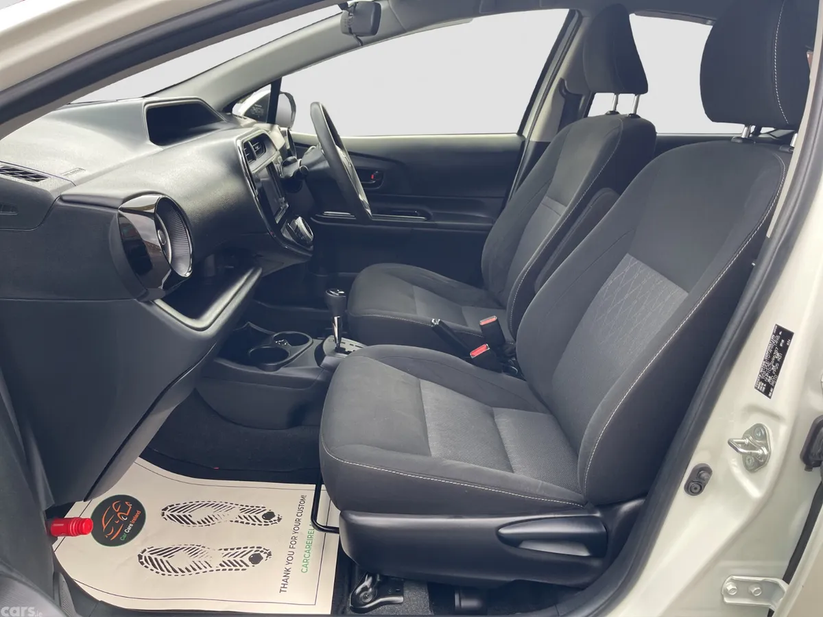 Toyota Aqua Hatchback, Petrol Hybrid, 2021, White