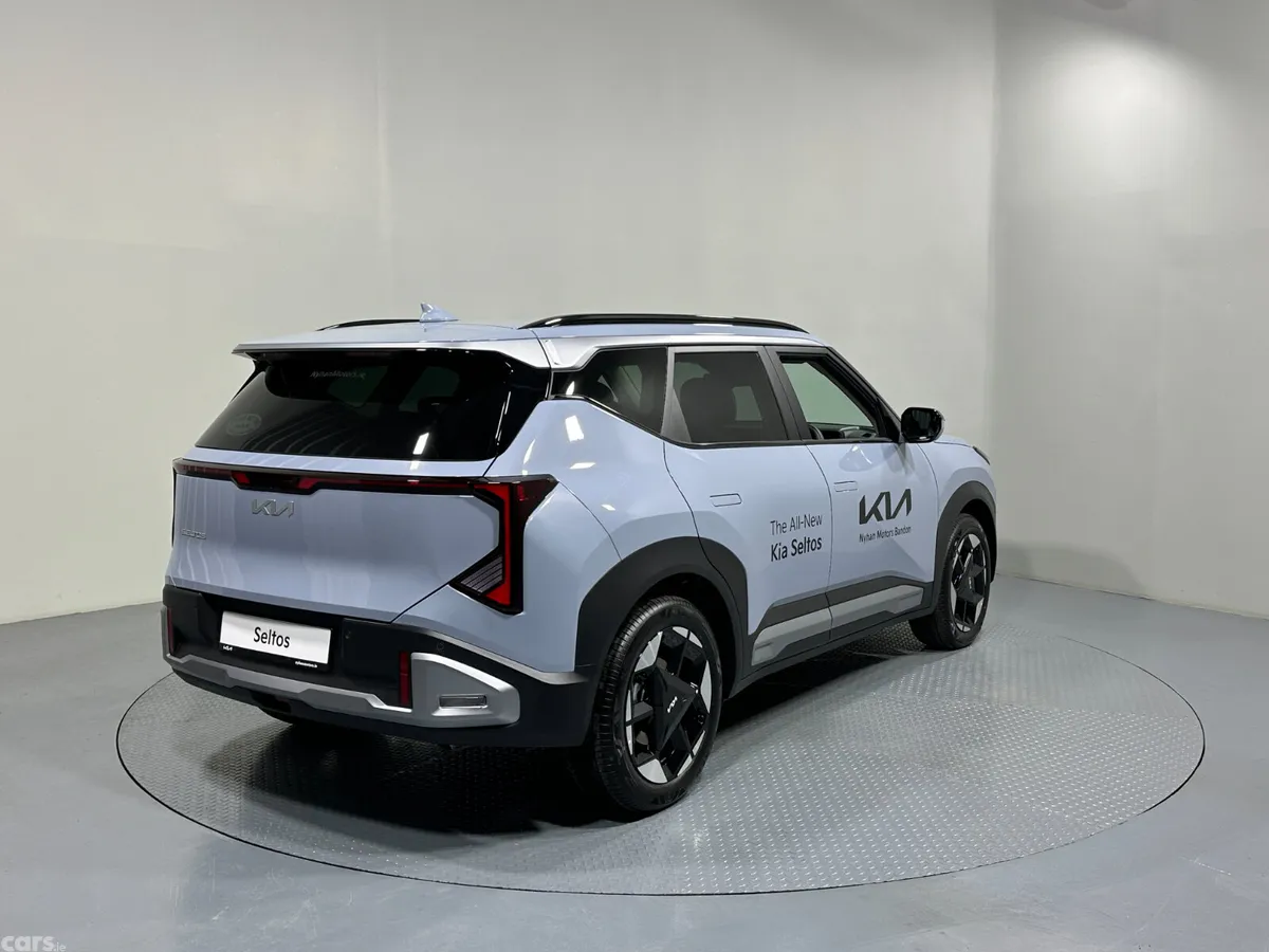 Kia Seltos SUV, Petrol Hybrid, 2027, Blue