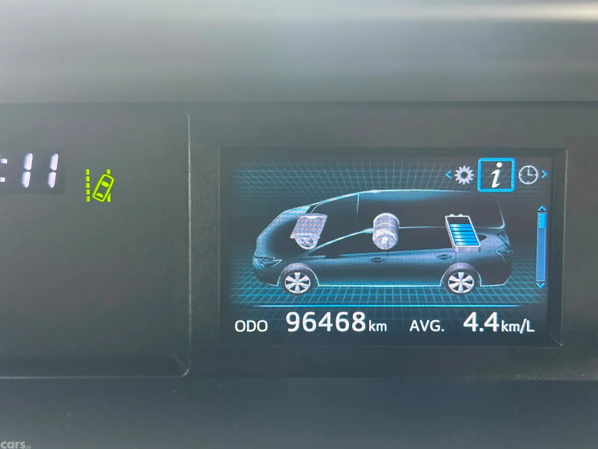 Toyota Prius Estate, Petrol Hybrid, 2016, White