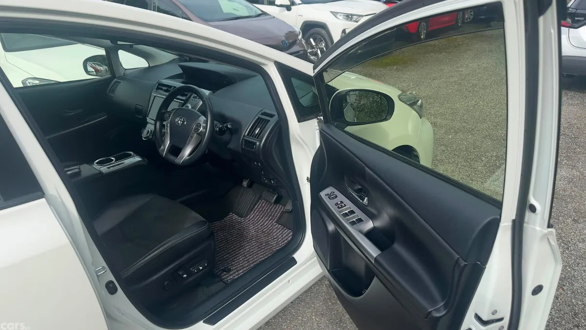 Toyota Prius Estate, Petrol Hybrid, 2016, White