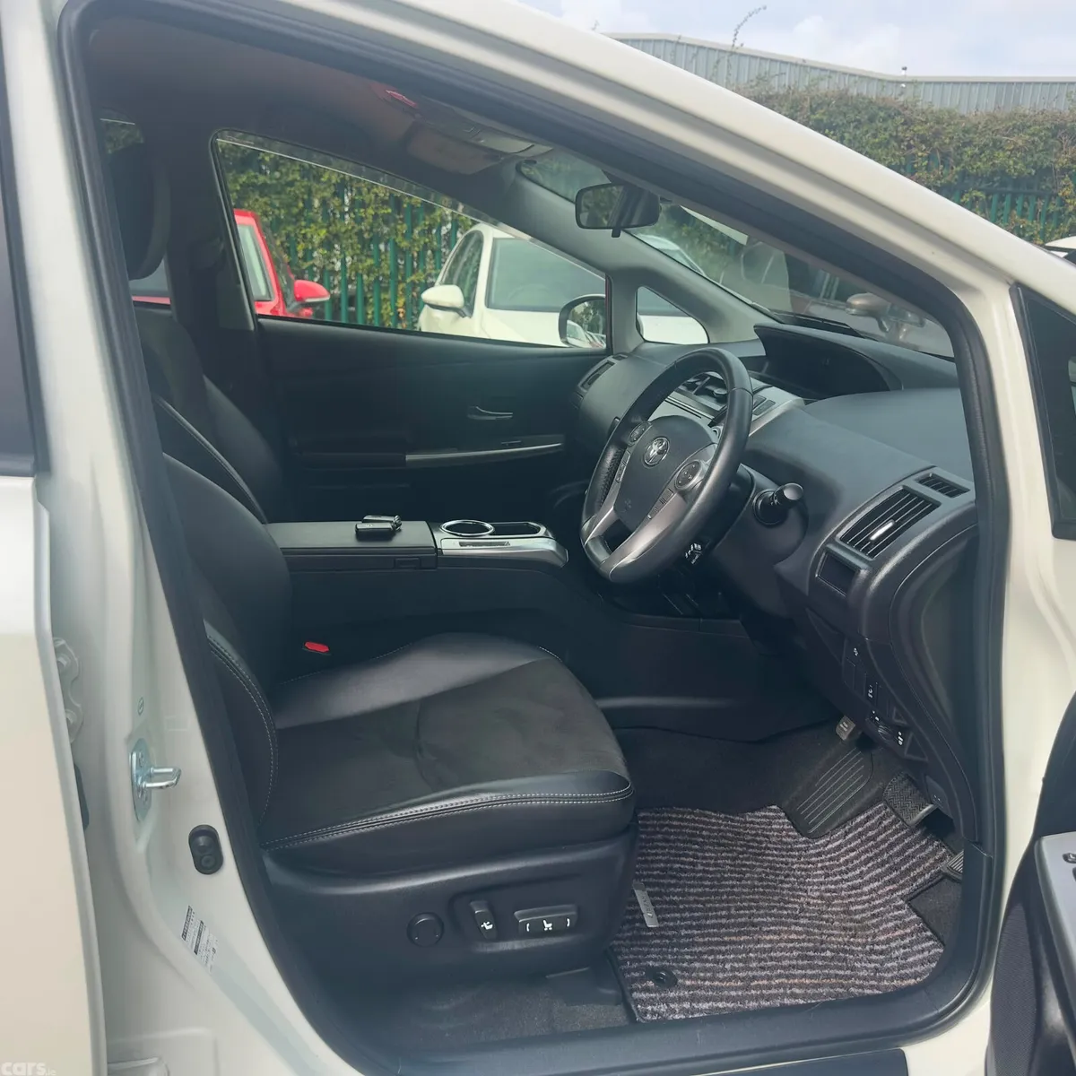 Toyota Prius Estate, Petrol Hybrid, 2016, White