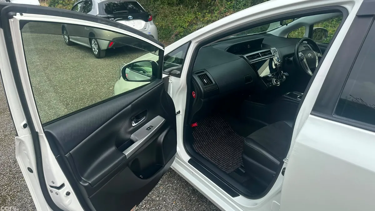 Toyota Prius Estate, Petrol Hybrid, 2016, White