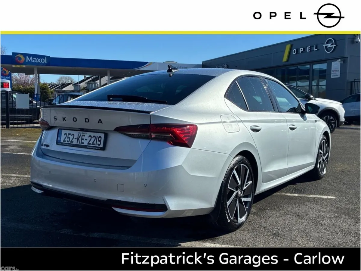 Skoda Octavia Saloon, Petrol, 2025, Grey