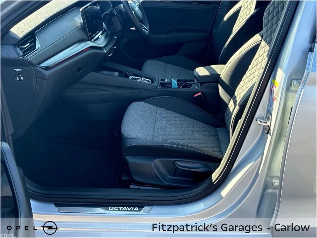 Skoda Octavia Saloon, Petrol, 2025, Grey
