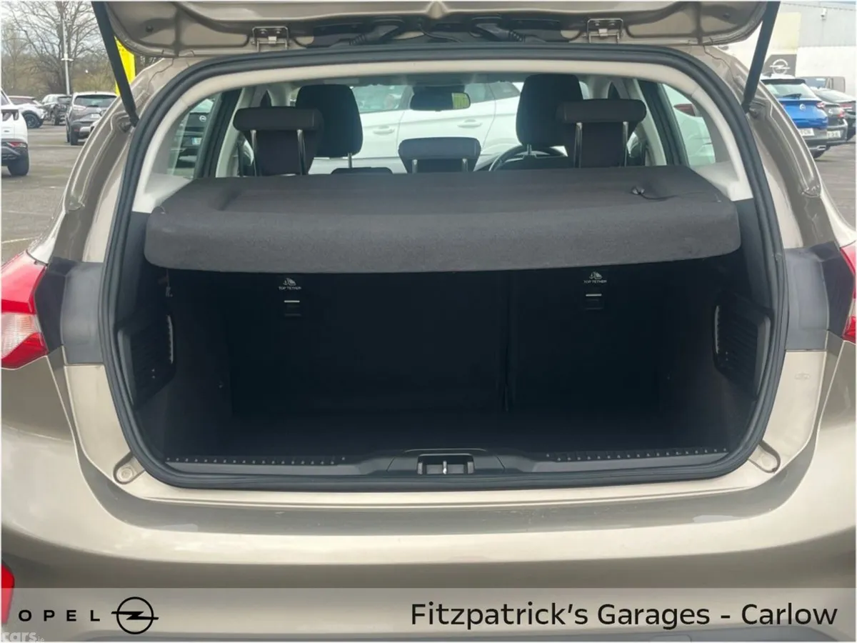 Ford Focus Hatchback, Petrol, 2019, Silver