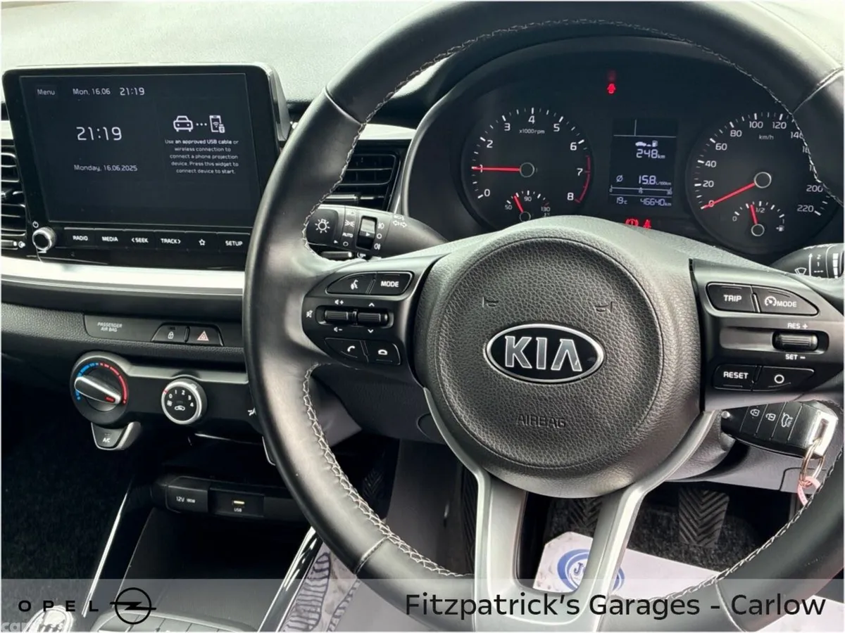 Kia Stonic Estate, Petrol, 2021, Red
