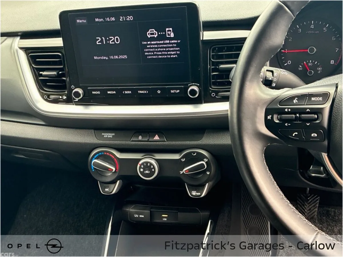 Kia Stonic Estate, Petrol, 2021, Red