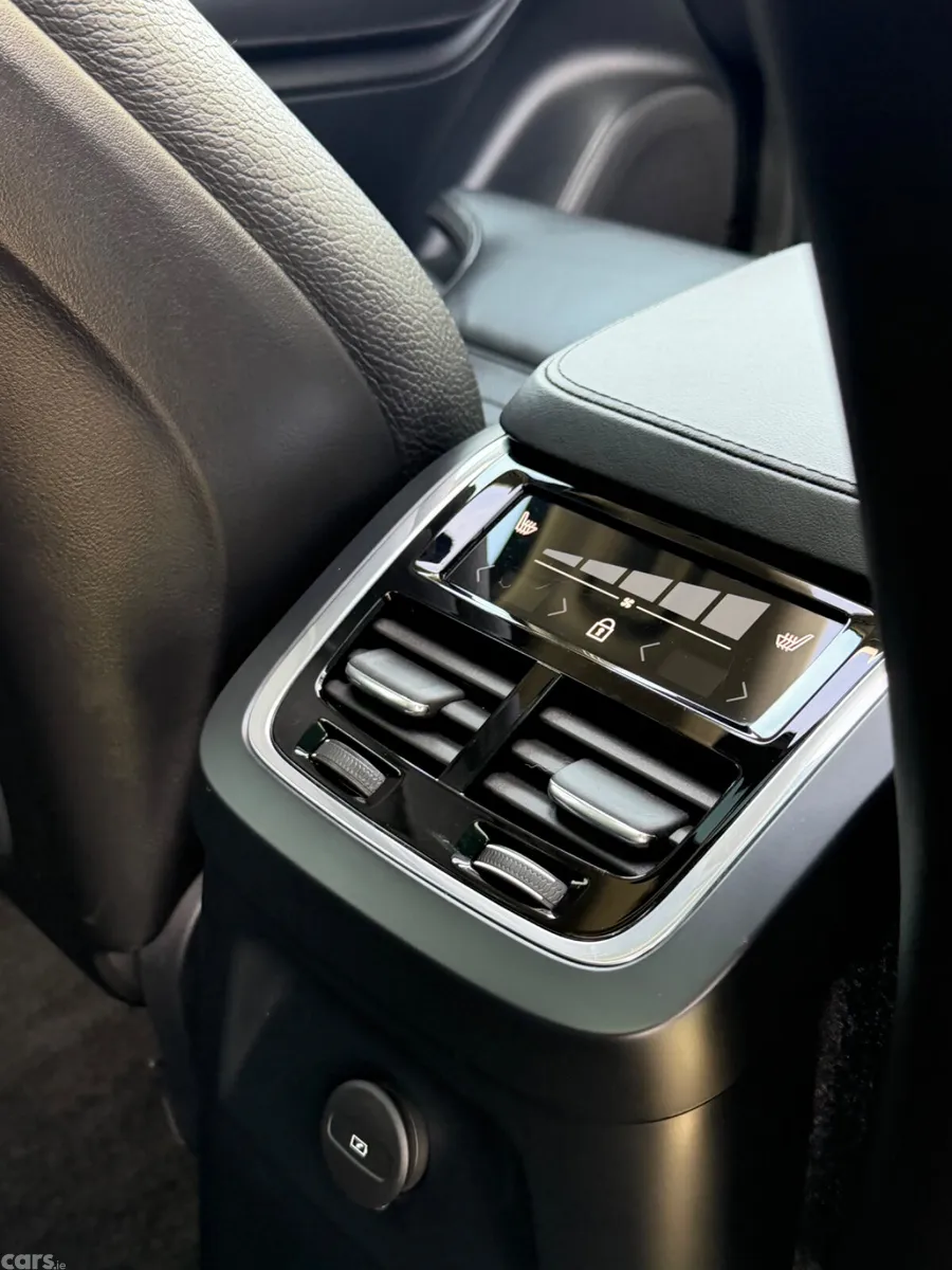 Volvo XC90 SUV, Petrol Plug-in Hybrid, 2023, Grey