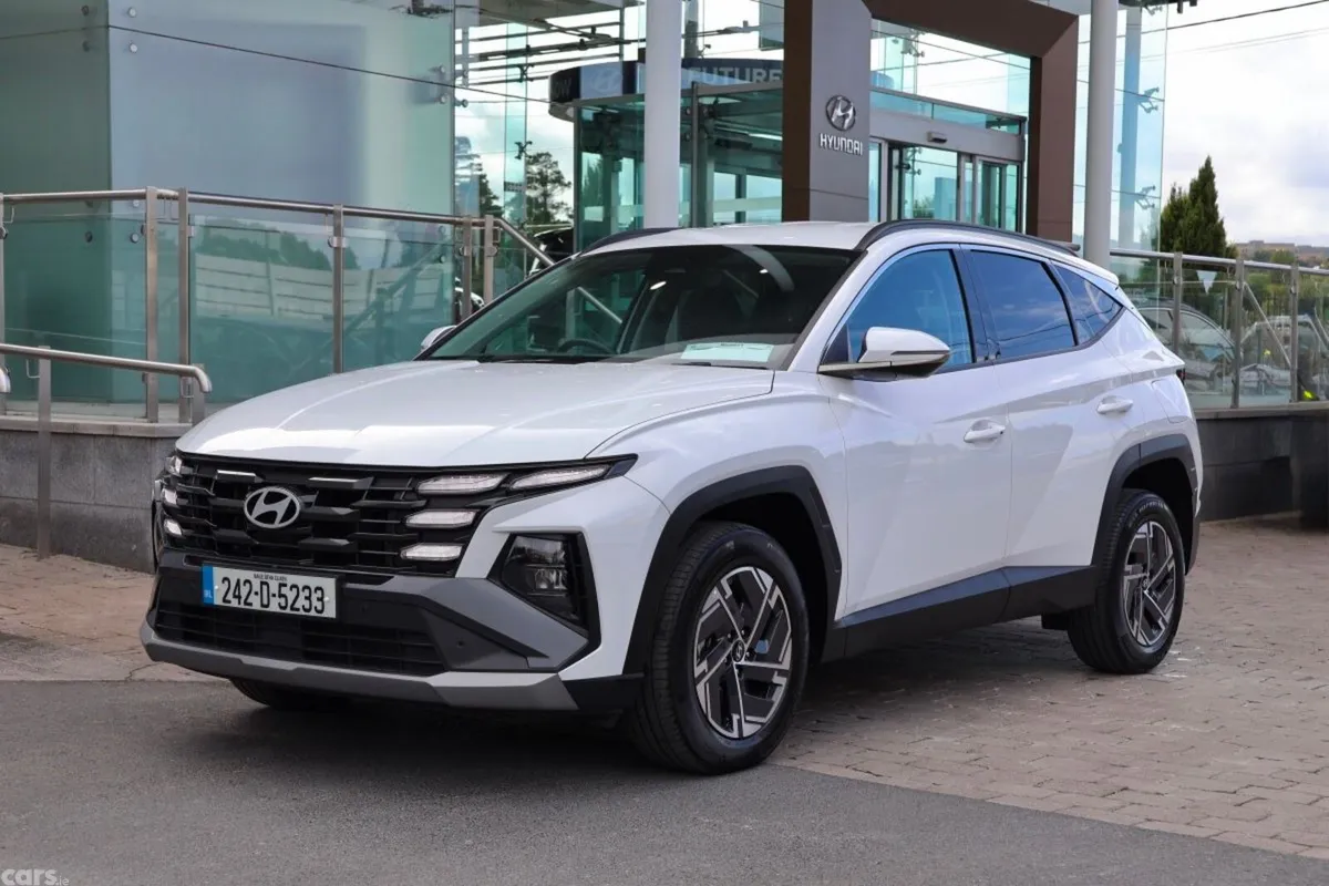 Hyundai Tucson SUV, Petrol Hybrid, 2024, White