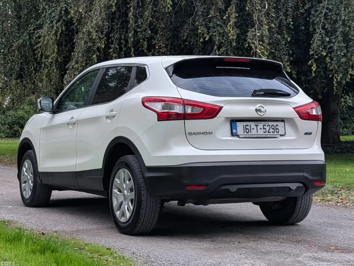 Nissan Qashqai Hatchback, Diesel, 2016, White