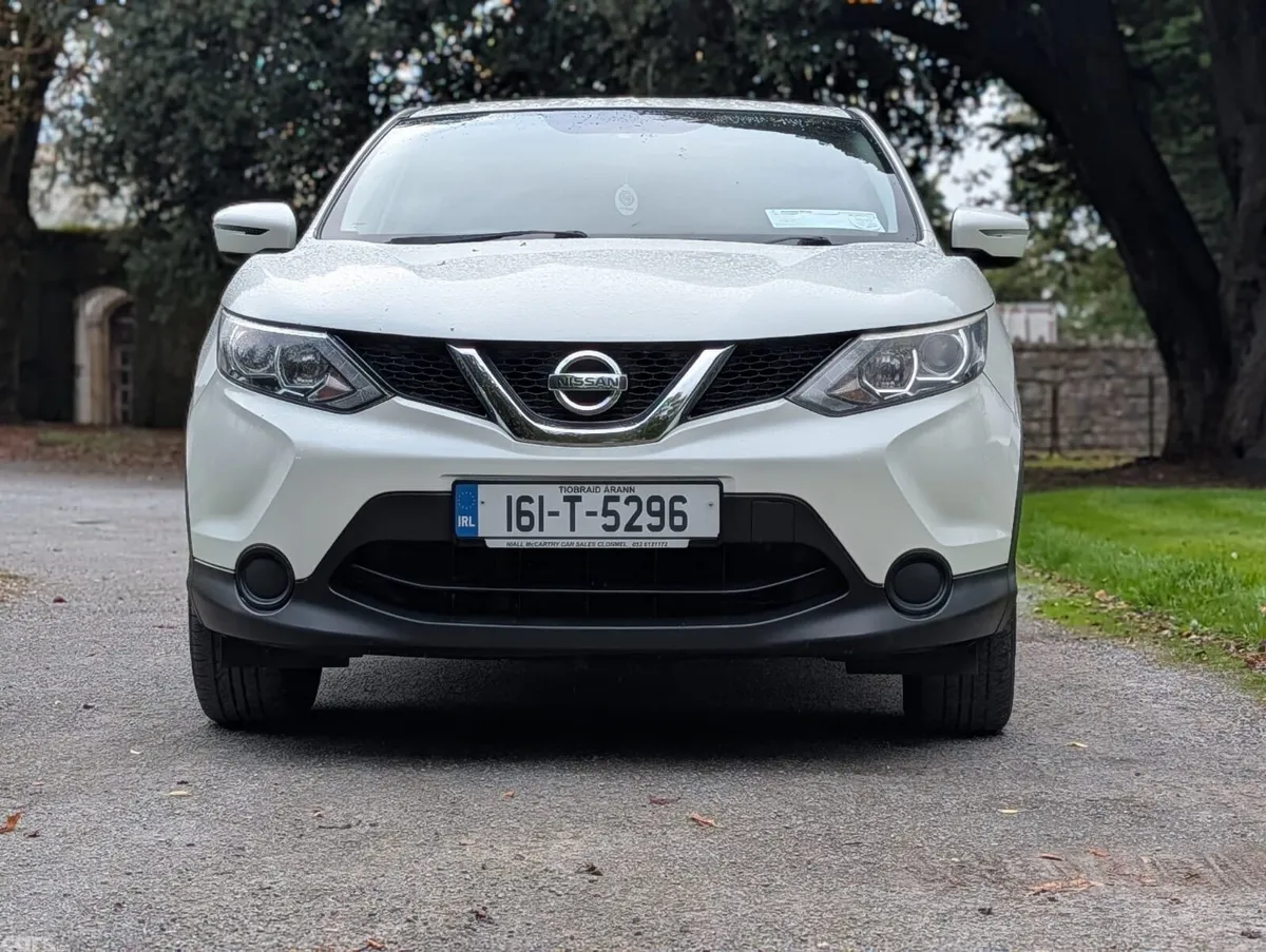 Nissan Qashqai Hatchback, Diesel, 2016, White