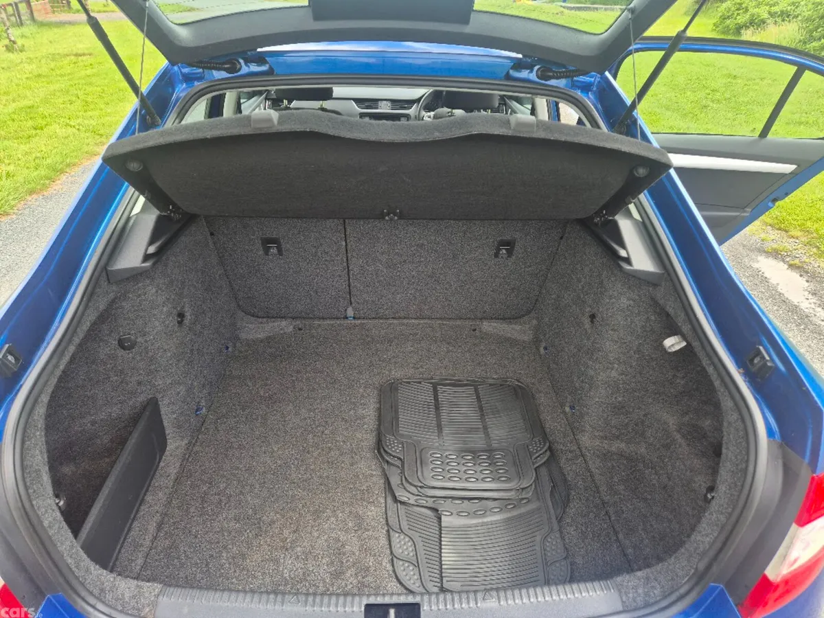 Skoda Octavia Saloon, Diesel, 2016, Blue